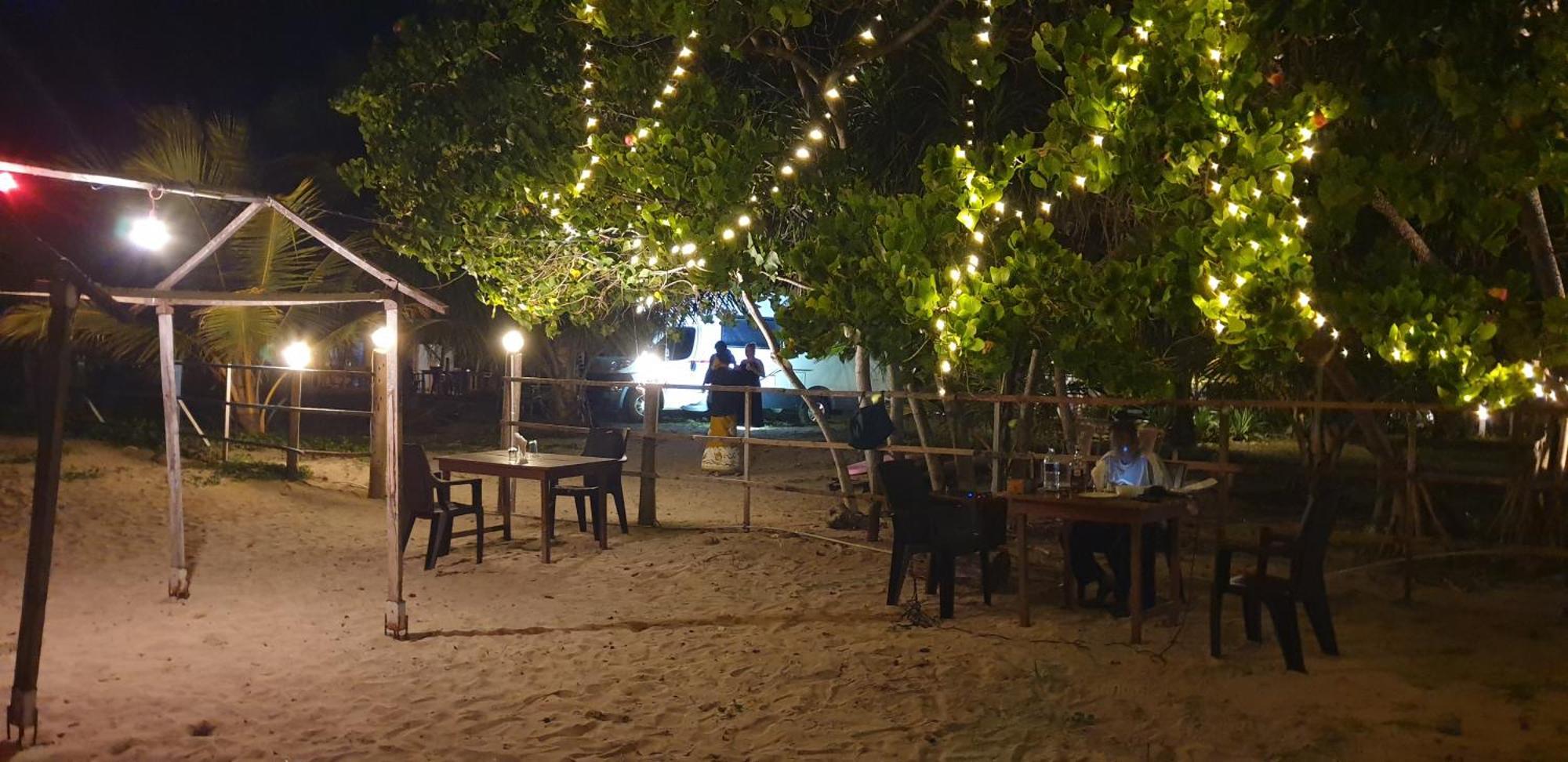 Hotel Blissbay @ The Rock Nilaveli Exterior foto