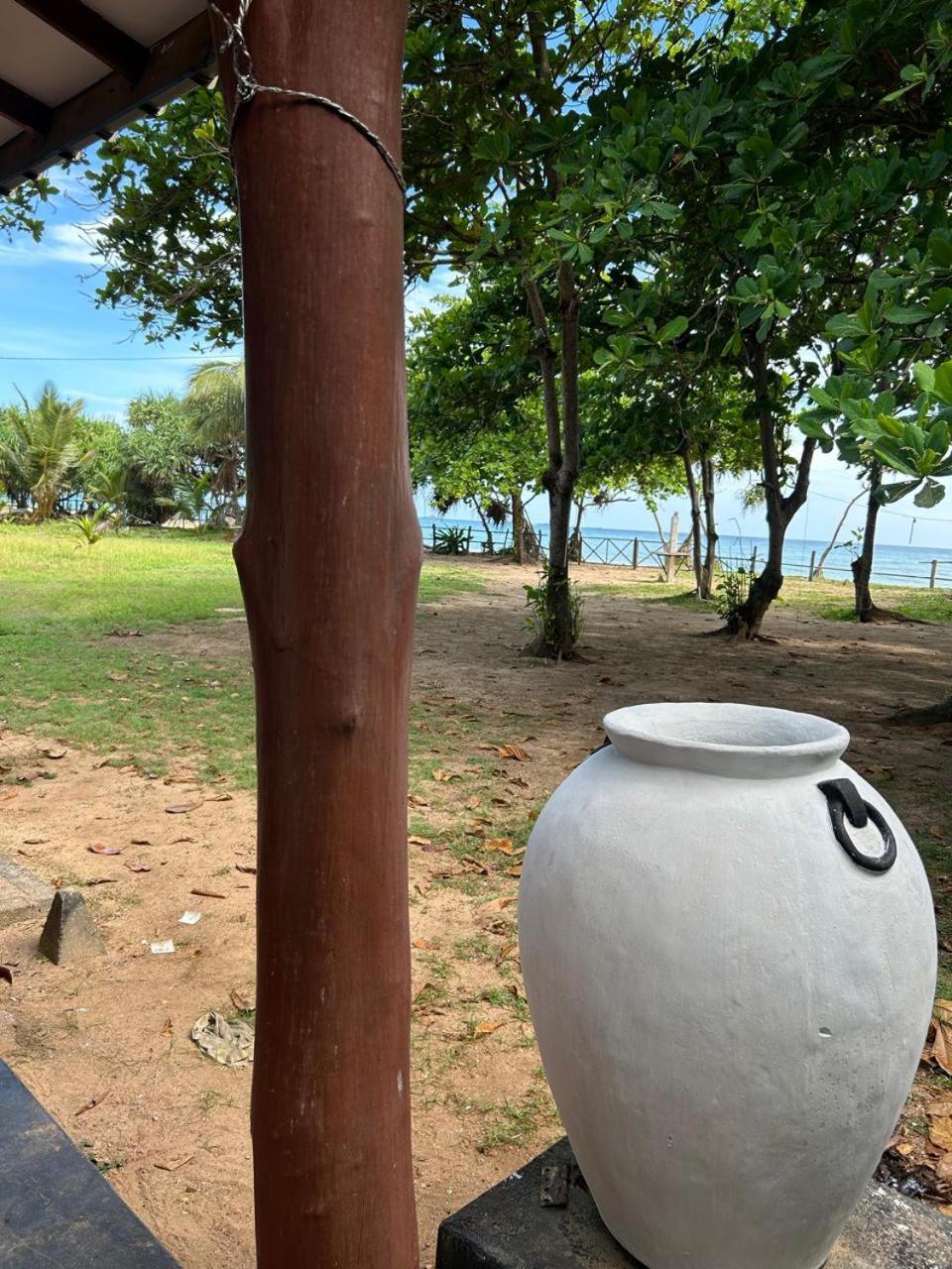 Hotel Blissbay @ The Rock Nilaveli Exterior foto